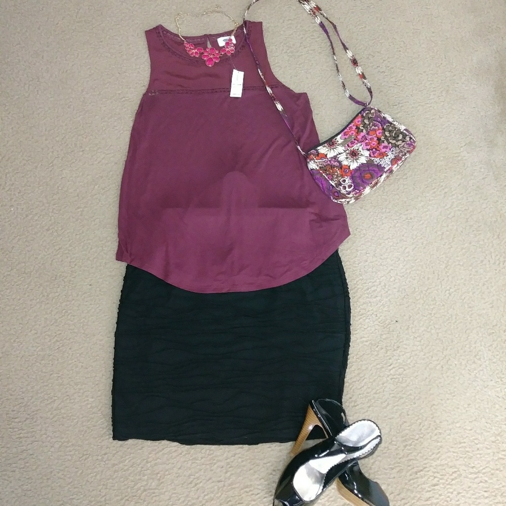 NWT Old Navy Sheer Neck-line w Embrodiery Tank
